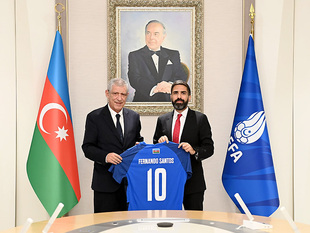 AFFA-nın prezidenti Azərbaycan milli komandasının yeni baş məşqçisi ilə görüşüb